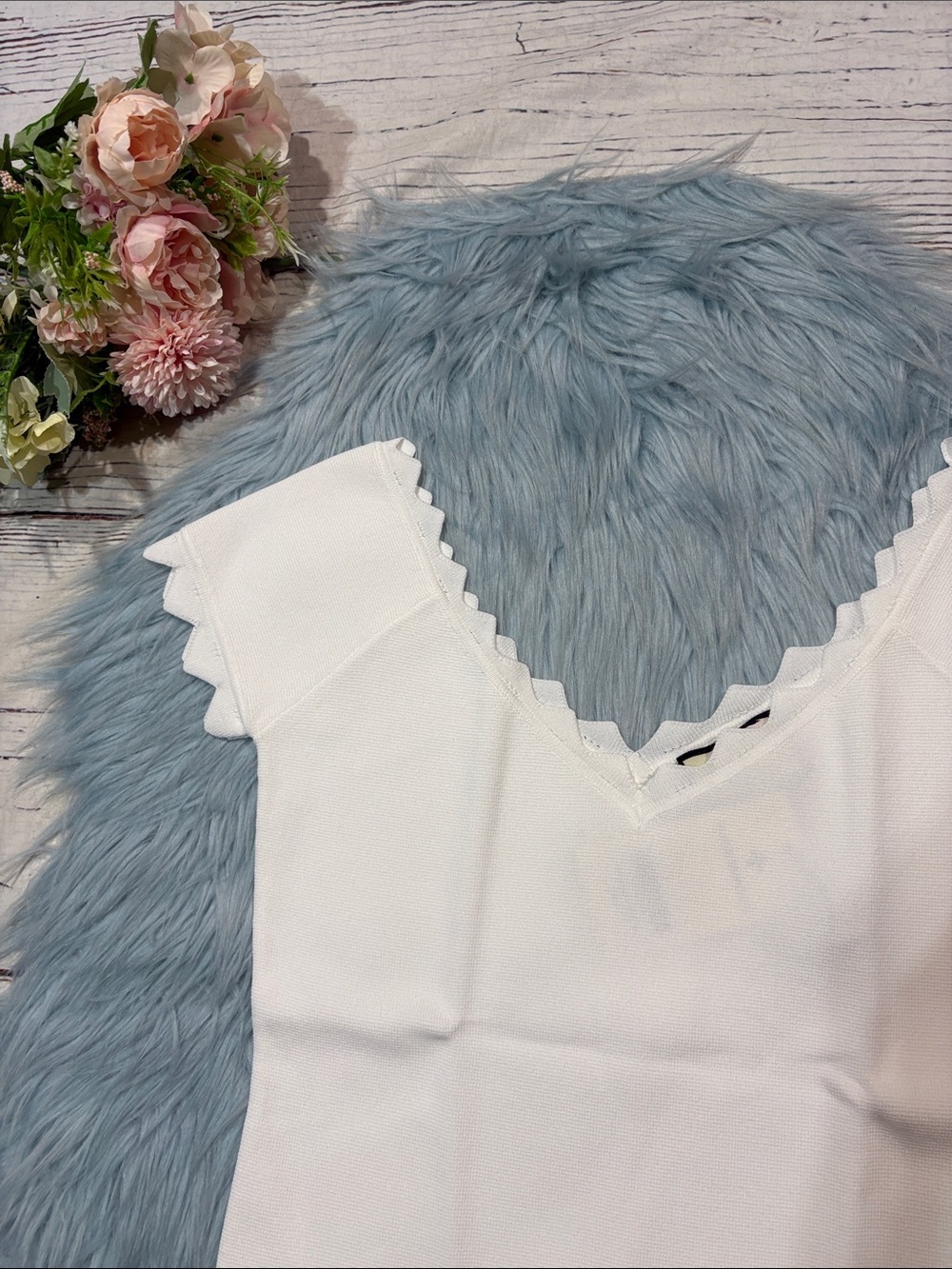 NWT Tuckernuck White Off-the-Shoulder Ric Rac Compression Elliston Shirt - Picture 6 of 10